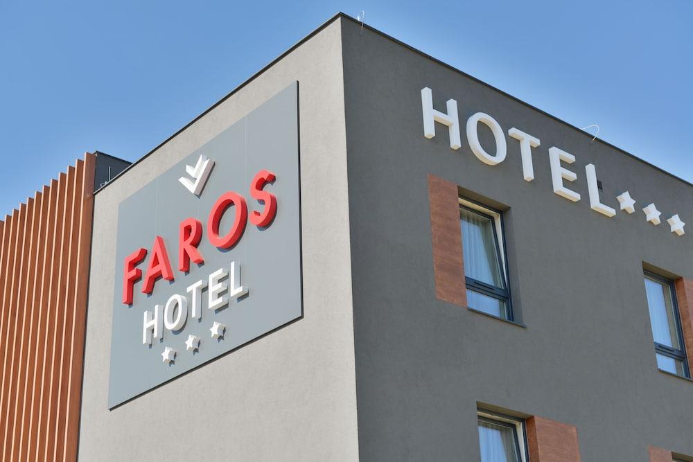 Hotel Faros Gdansk Airport ภายนอก รูปภาพ